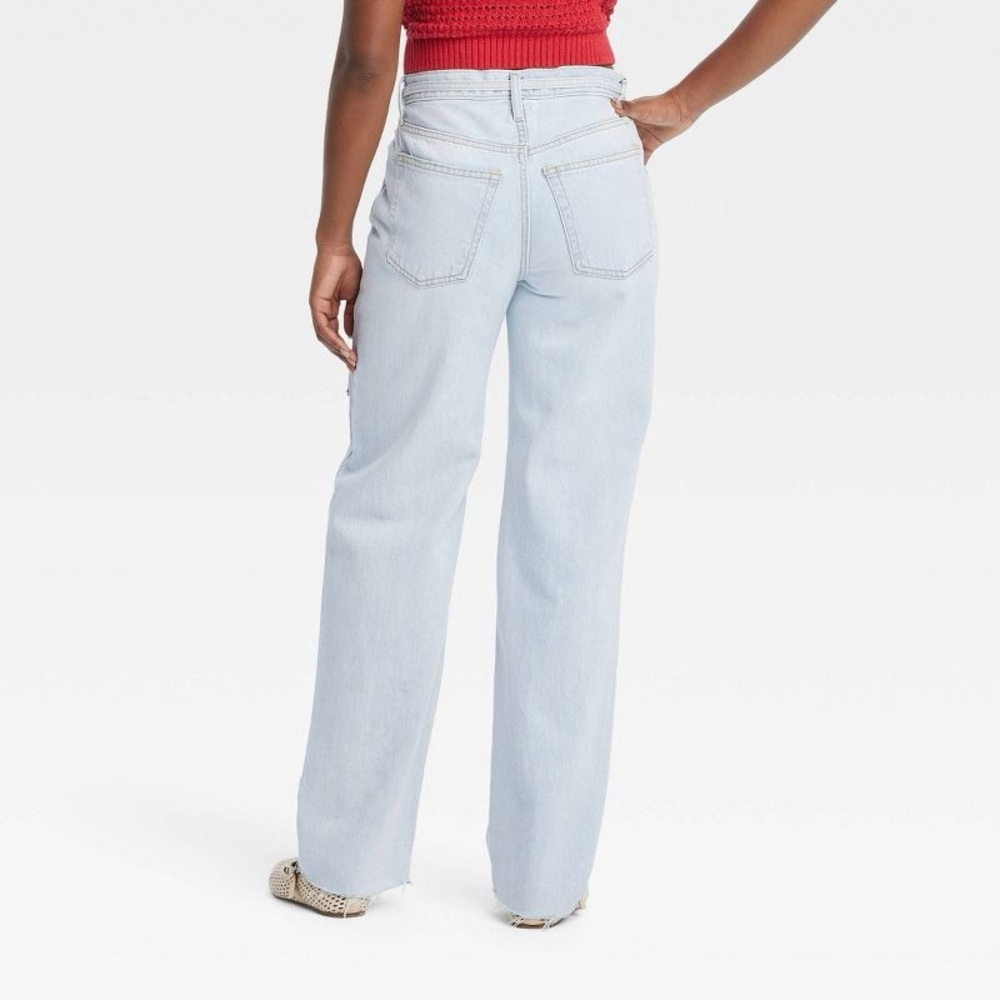 Universal Thread Women's Mid-Rise Tie-Waist Drawstring
Baggy Jeans - Light Wash - Picture 3 of 4